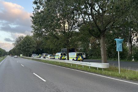 Polizei kontrollierte Transporter in Großefehn