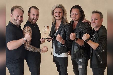 Kissin' Dynamite verabschieden Hannes Braun mit Nummer-eins-Album