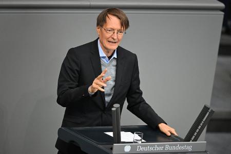 Karl Lauterbach (SPD) berichtete in seiner Rede von Kontakten zu Entwicklern im Silicon Valley.