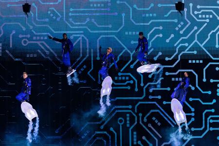 Die US-amerikanische Boygroup Backstreet Boys beim Auftakt ihrer Konzertserie „Into The Millennium“ in der Merkur Spiel-Arena in Düsseldorf.