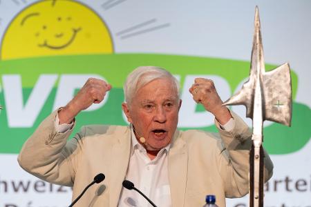 Blocher hat für den Fall der Niederlage schon ein Weitermachen angekündigt (Archivbild)