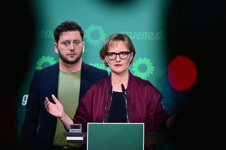 Wollen im Dezember für eine weitere Amtszeit kandidieren: Felix Banaszak und Franziska Brantner (Archivbild) 