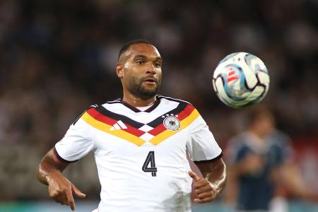 Jonathan Tah - Note: 3,5 - Wechselte auf die linke Position im Abwehrzentrum, verteidigte allerdings sehr viel zögerlicher als noch gegen Holland. Kam gerade nach der Pause am eigenen Strafraum wiederholt zu spät. Im Passspiel derweil überwiegend mit guten Entscheidungen.