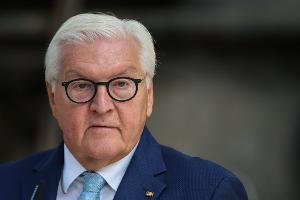 Bundespräsident Frank-Walter Steinmeier hat den Tankrabatt unterzeichnet, damit ist die letzte gesetzgeberische Hürde genommen. (Archivbild)