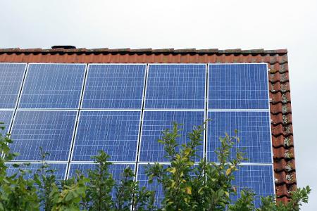 Bis Ende September wurde in Deutschland mehr Solarstrom erzeugt als im gesamten Vorjahr. (Symbolbild)