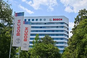 Der weltweit größte Auto-Zulieferer Bosch will die Belegschaft in seinem Nürnberger Werk halbieren und bis 2029 die Personalstärke um 900 Stellen reduzieren (Archivbild). 