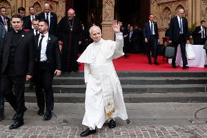 Papst Leo XIV. ist nach vier Tagen in Frankreich zurück in Rom.