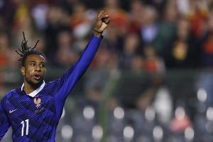 Olise trifft spät: Frankreich unter Zidane weiter makellos