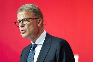 Deutsche-Bank-Chef Christian Sewing sieht großes Potenzial für eine Altersvorsorge über den Kapitalmarkt. (Archivbild)