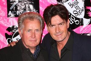 Charlie und Martin Sheen spielen in Comedyserie Vater und Sohn