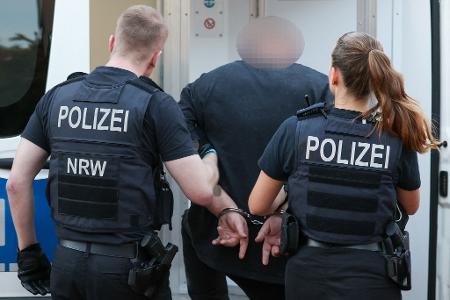 Ein Mann aus dem Umfeld der 