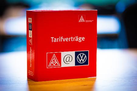 VW hat zehn Tarifverträge zum Jahresende gekündigt. (Archivbild)
