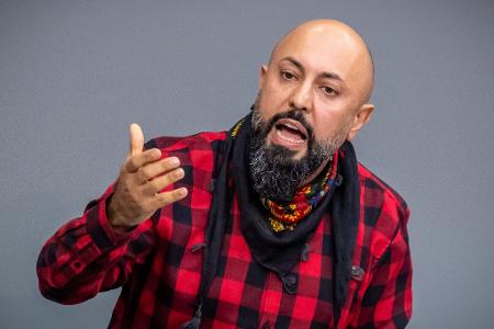 Der Linken-Bundestagsabgeordnete Ferat Koçak gibt seinen Sitz im Innenausschuss des Bundestages auf. 