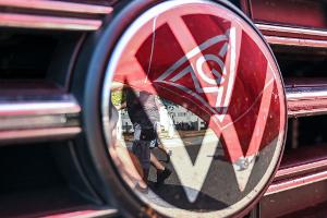 Volkswagen hat eine Reihe von Tarifverträgen gekündigt. (Archivbild)
