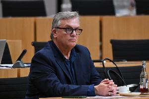 Hape Kerkeling ist Enkel eines NS-Opfers. Seine Meinung zu einem AfD-Verbotsverfahren äußerte er bei einer Anhörung im Thüringer Landtag.