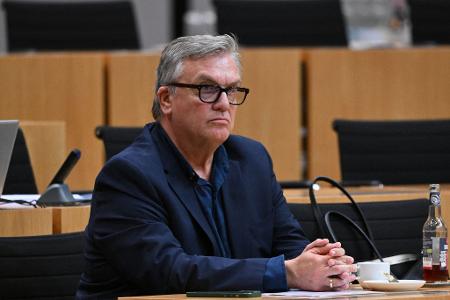 Hape Kerkeling ist Enkel eines NS-Opfers. Seine Meinung zu einem AfD-Verbotsverfahren äußerte er bei einer Anhörung im Thüringer Landtag.