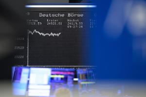 Weil es bei der gesetzlichen Rente eng wird, sollen die Menschen selbst über die Börse fürs Alter vorsorgen. (Symbolbild)