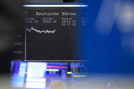 Weil es bei der gesetzlichen Rente eng wird, sollen die Menschen selbst über die Börse fürs Alter vorsorgen. (Symbolbild)