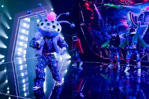 "The Masked Singer": Hochschwangere Amira Aly enttarnt Alien-Freundin