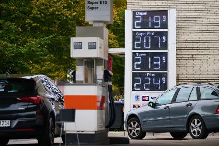 Nicht überall fiel der Preis für Super E10 unter zwei Euro. 
