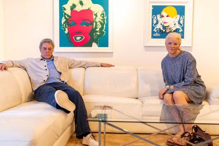 Mette-Marit neben Epstein: Wachsfiguren-Kunst sorgt für Wirbel in Oslo