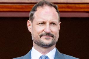 König Haakon VIII. eröffnet Parlament: Demo droht Premiere zu stören