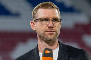 Per Mertesacker verabschiedet sich vor leerem Stadion als TV-Experte