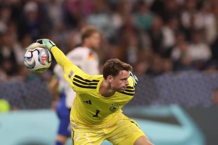 TOR: Jonas Urbig - Note: 3,0 - Musste erst nach 77 Minuten den einzigen serbischen Torschuss abfangen. Erlebte in der Allianz Arena ansonsten einen ruhigen Abend. Leistete sich im Spielaufbau nach der Pause einen unsicheren Moment, der fiel aber nicht ins Gewicht.