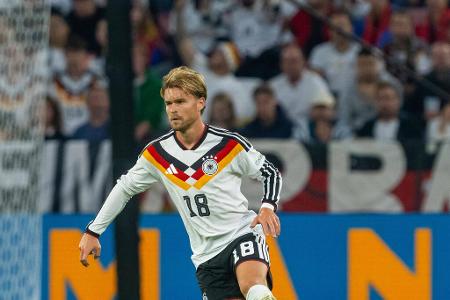 Maximilian Mittelstädt - Note: 2,0 - Bot als Linksverteidiger ein strukturiertes Wechselspiel mit Scherhant und später El Mala an. In dieser Staffelung rollten über die linke Seite viele gefährliche Angriffe. Lieferte mit guter Übersicht schließlich den Assist zum Wirtz-Tor.