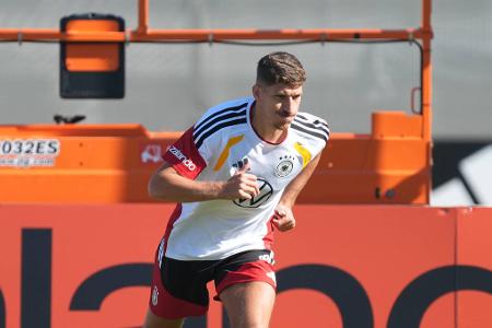 Vitaly Janelt (ab 87.) - ohne Bewertung - Schnupperte kurz vor dem Abpfiff erstmals Luft im DFB-Team. Der Kurzeinsatz reichte nicht, um nachhaltig Eindruck zu hinterlassen.