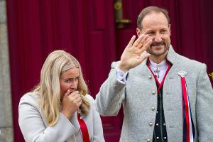 Mette-Marit fehlt: Haakon VIII. eröffnet Storting ohne seine Königin