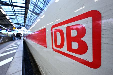 Die Bahn dürfte ihr Pünktlichkeitsziel auch in diesem Jahr deutlich verfehlen. (Archivbild)