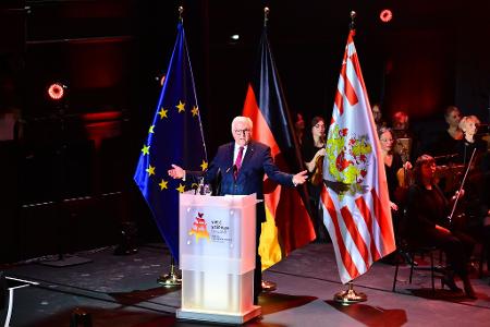 Bundespräsident Frank-Walter Steinmeier spricht beim Festakt zum Tag der Deutschen Einheit