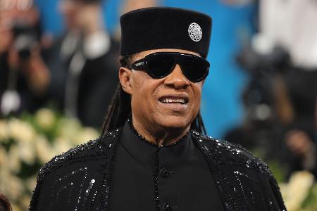 Stevie Wonder (76)