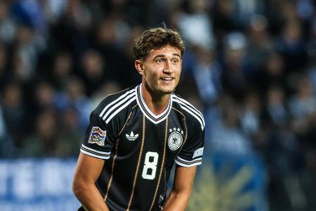 Tom Bischof (bis 83.) - Note: 3,0 - Fand gegen den tiefen Block des Gegners oftmals eine gute Spielverlagerung und legte den Kollegen mit klugen Kontakten etliche Torschüsse auf. Hat auch das Klopp-Gegenpressing schon gut verinnerlicht. Kam in der Schlussphase aber kaum noch in seine Räume.