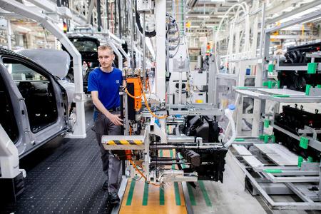 Die Stimmung in der deutschen Autoindustrie ist im September auf einen der tiefsten Werte seit Jahren gesunken. (Archivbild)