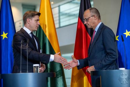 Der Kanzler äußerte sich nach einem Treffen mit dem litauischen Ministerpräsidenten Mindaugas Sinkevičius in Berlin. 