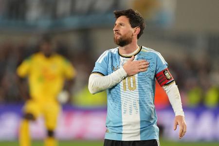 Lionel Messi jubelt über sein drittes Tor.