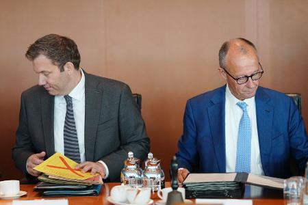 Klingbeil und Merz im Kabinett