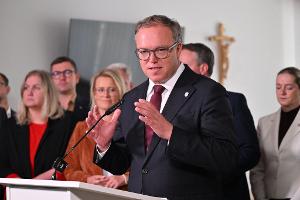Thüringens Regierungschef Mario Voigt akzeptiert den Entzug seines Doktortitels. 