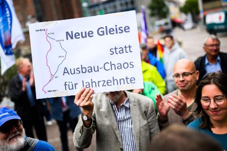 Es gibt viele Gegner, aber auch Befürworter eines Neubaus. (Archivbild)
