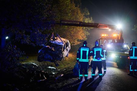 Bei dem Unfall kamen vier Menschen ums Leben, die auf Mopeds unterwegs waren.