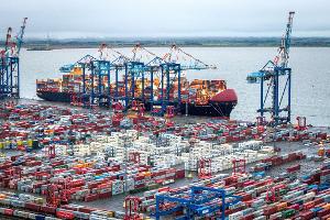 Die WTO korrigiert ihre Prognose für den Welthandel 2026 deutlich nach oben
