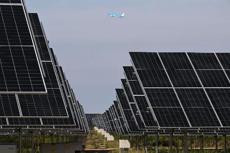Freiflächen-Photovoltaikanlagen gelten als die günstigste Art der Stromproduktion. (Archivbild)
