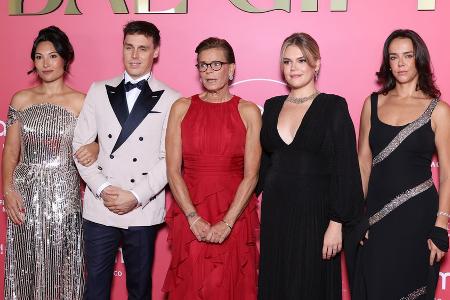 Stéphanie von Monaco zeigt sich mit allen drei Kindern auf Gala