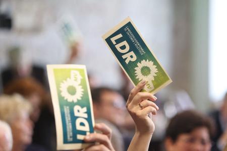 Grüne beschlossen einstimmig die Aufnahmen von Koalitionsverhandlungen für Rot-Rot-Grün in Rostock.