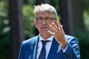 Kulturstaatsminister Weimer äußert scharfe Kritik an einem möglichen Bündnis der SPD mit der Linken in Berlin. (Archivbild)