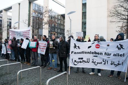 Für die Gruppe der subsidiär Schutzberechtigten ist der Familiennachzug derzeit ausgesetzt. (Archivfoto)