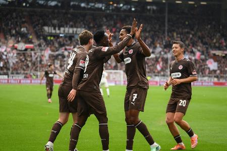 St. Pauli kommt in Schwung - KSC rutscht ab