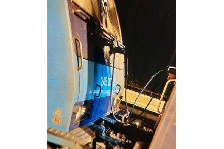 Mann fährt auf Zugpuffer mit.
Foto Polizei Niebüll